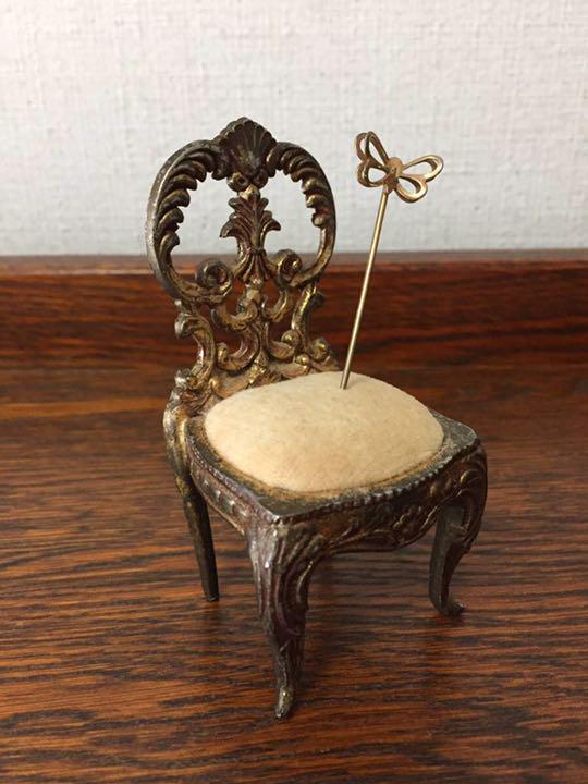  antique * small chair type pincushion pincushion needle .. display interior 