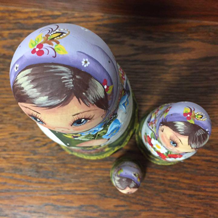 ロシア雑貨☆マトリョーシカ(3ピース)スベトラーナ・ニコラエワ ロシア雑貨☆マトリョーシカ(3ピース)スベトラーナ・ニコラエワ