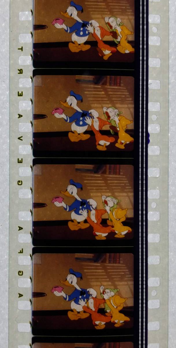 35ミリ「ドナルドの罪つぐない」(1945年) フィルム 短編映画 35ミリ「ドナルドの罪つぐない」(1945年) フィルム 短編映画