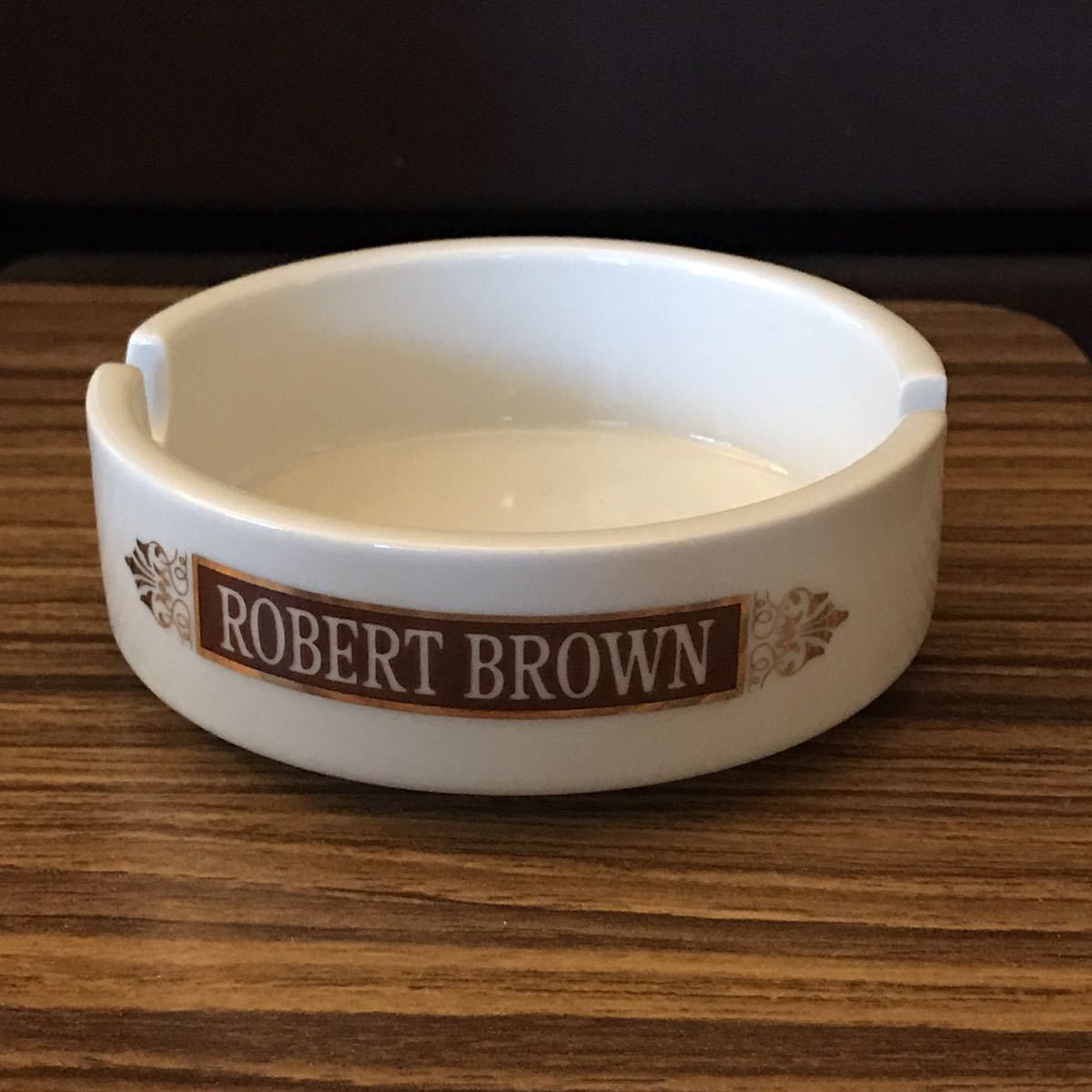 ロバートブラウン　ROBERT BROWN 　灰皿 アッシュトレイ 　陶器製　④_画像1