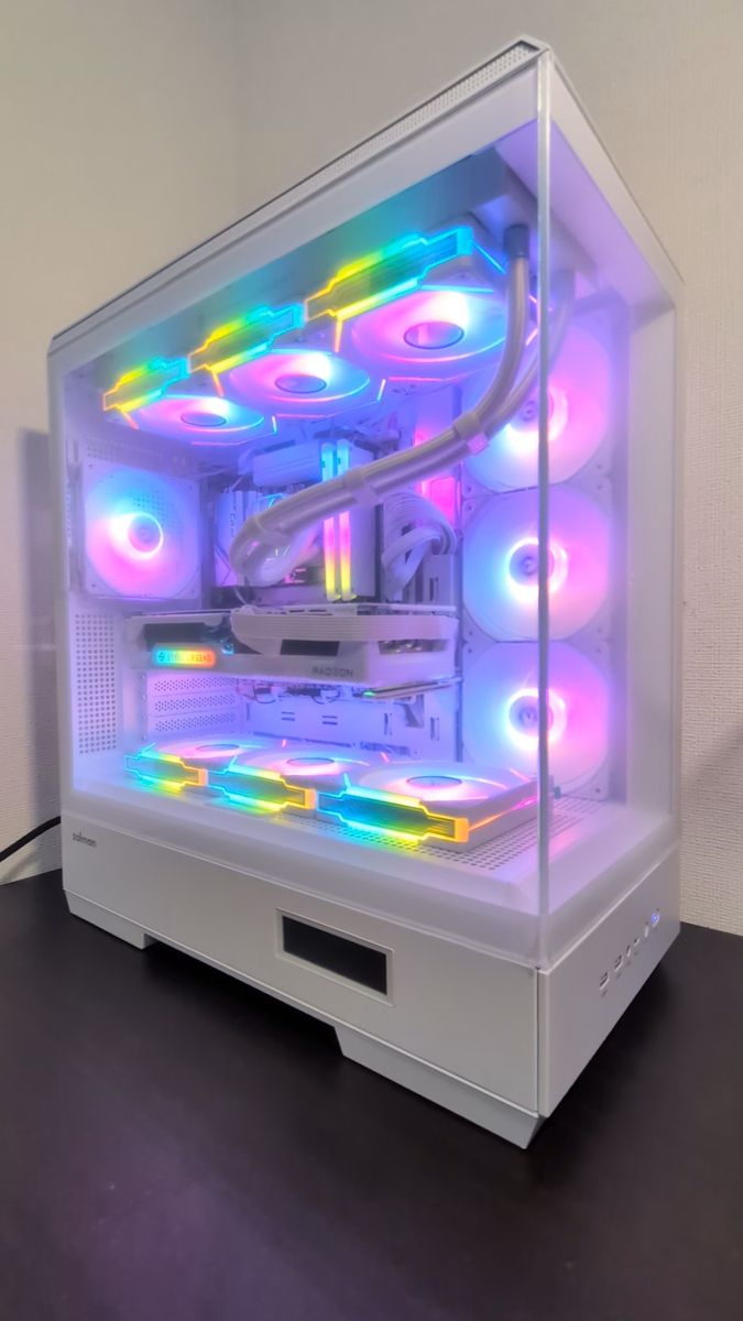 【全て新品】美麗な2面ガラス白色ゲーミングPC［14700KF/RX9070XT/DDR5 32GB/NVMe1TB/850WG］