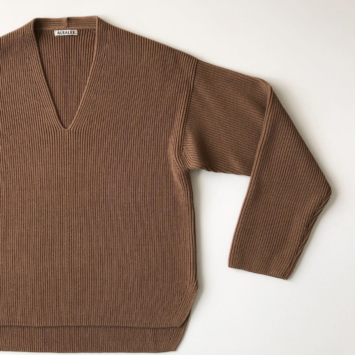 AURALEE スーパーファインウールリブニット Vネックプルオーバー オーラリー ブラウン SUPER FINE WOOL RIB KNIT V NECK P/O