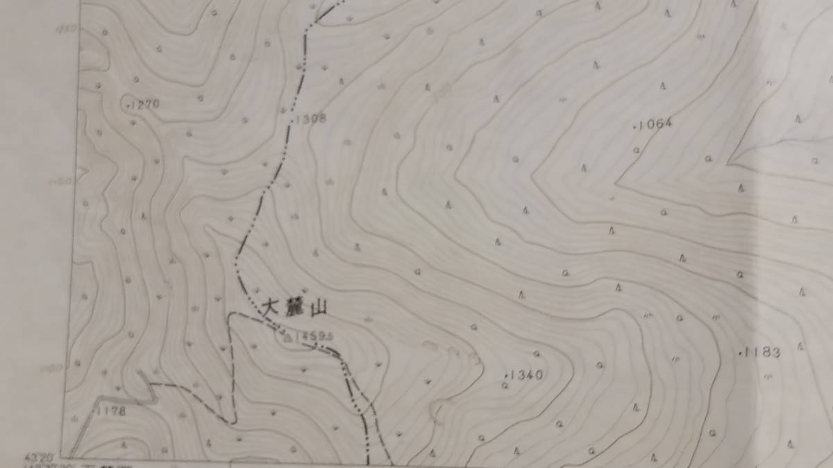 　古地図 　　十勝岳　北海道　　地図　資料　46×57cm　　昭和49年測量　　昭和51年発行_画像4