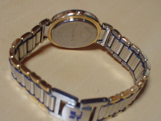  rare article design Courreges for women wristwatch white thin type 