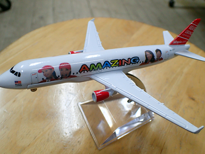エア・アジア_AMAZING_A320（airasia）01／ 模型飛行機(ダイキャスト製)、旅客機_画像2