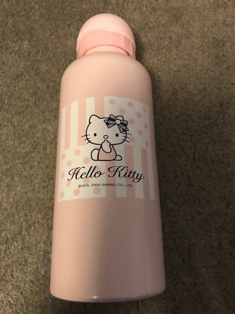 サンリオ （Sanrio）ハローキティ （HELLO KITTY）アルミボトル 水筒　600ml　未使用品_画像1