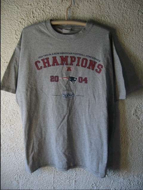 ｎ1009　NFL　アメフト　2004　大きめコーデ　ホンジュラス製　半袖　プリント　tシャツ　ビンテージ★Vintage　人気　ビッグ　送料格安_画像1