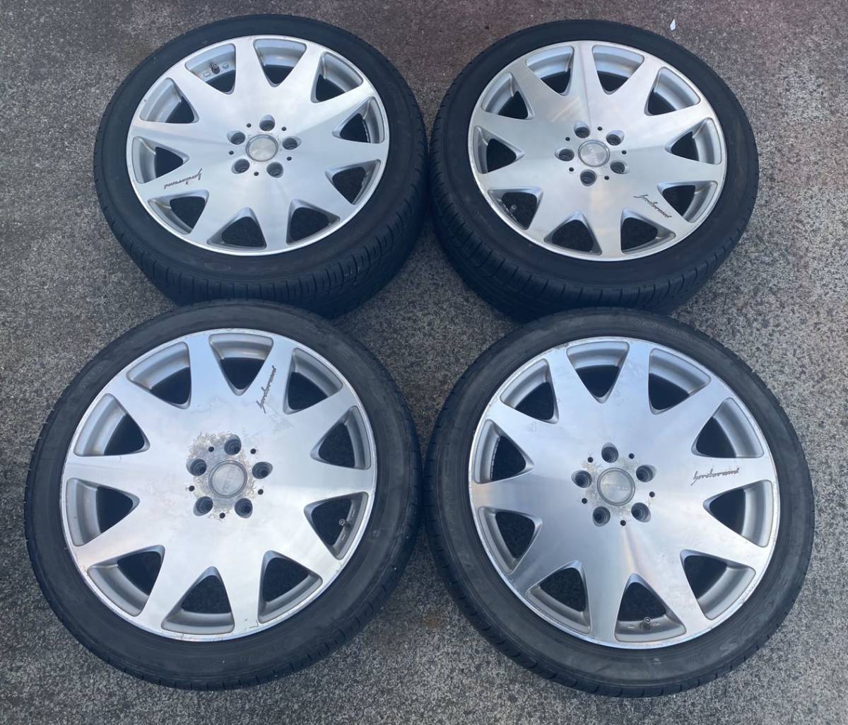 VENERDI COSMIC DESIGNED 19インチ 19インチ 8JJ+43　9J+38 PCD114.3 5穴 245-40R19 中古4本 バリ山_画像1