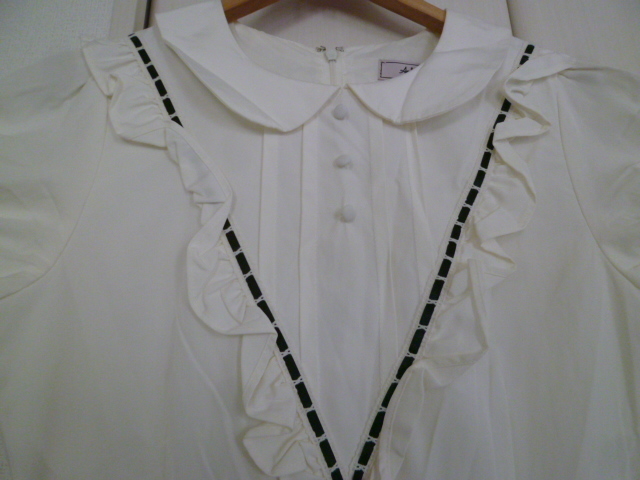 ヤフオク Ank Rouge アンクルージュ 白v字フリルデザイン ヤフオク Ank Rouge アンクルージュ 白v字フリルデザイン