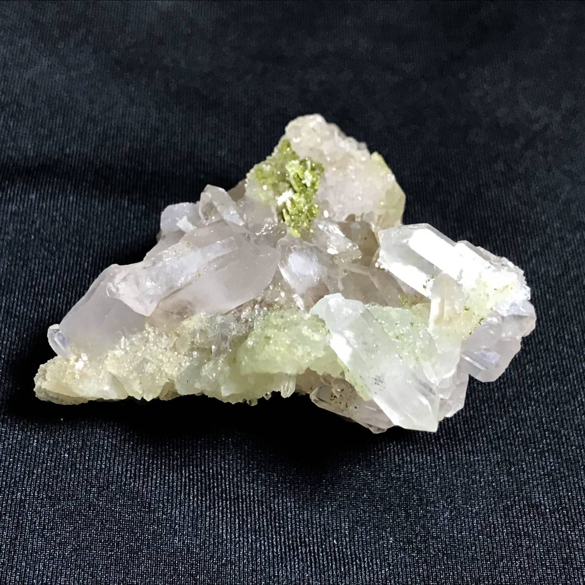 水晶上の葡萄石（プレーナイト）・30g（中国産鉱物標本）_画像8