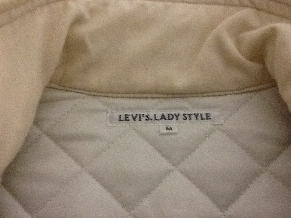 美品 LEVI'S LADY STYLE リーバイス ジップアップジャケット Mサイズ グレー 中綿入りキルティング アウター_画像7