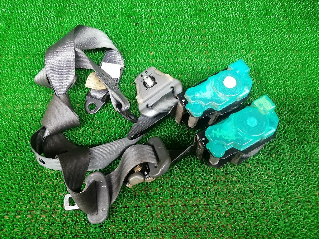 3-1 ミニカ H42A H42V H47V 純正 フロント シートベルト 左右 運転席 助手席 【新品】 3-1 ミニカ H42A H42V H47V 純正 フロント シートベルト 左右 運転席 助手席 【新品】