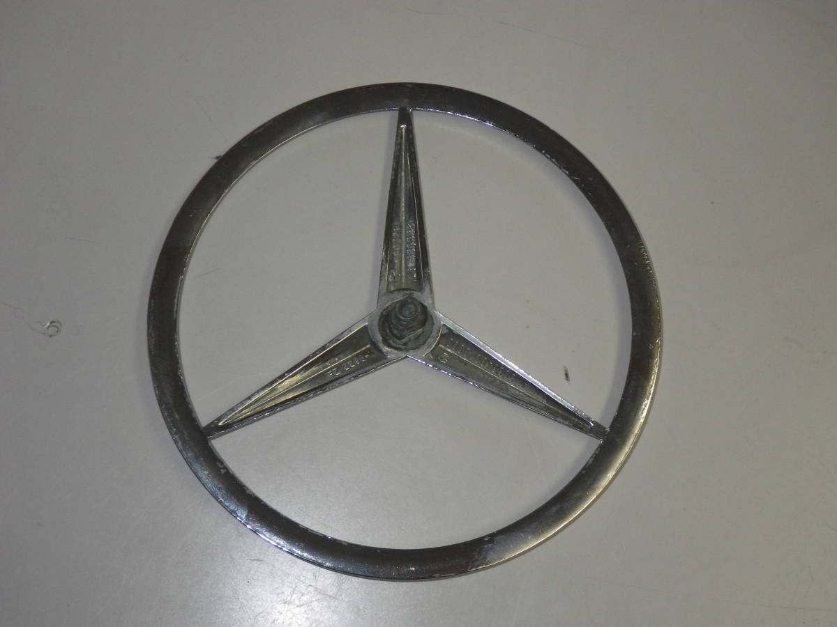  Mercedes Benz W126 багажник эмблема 