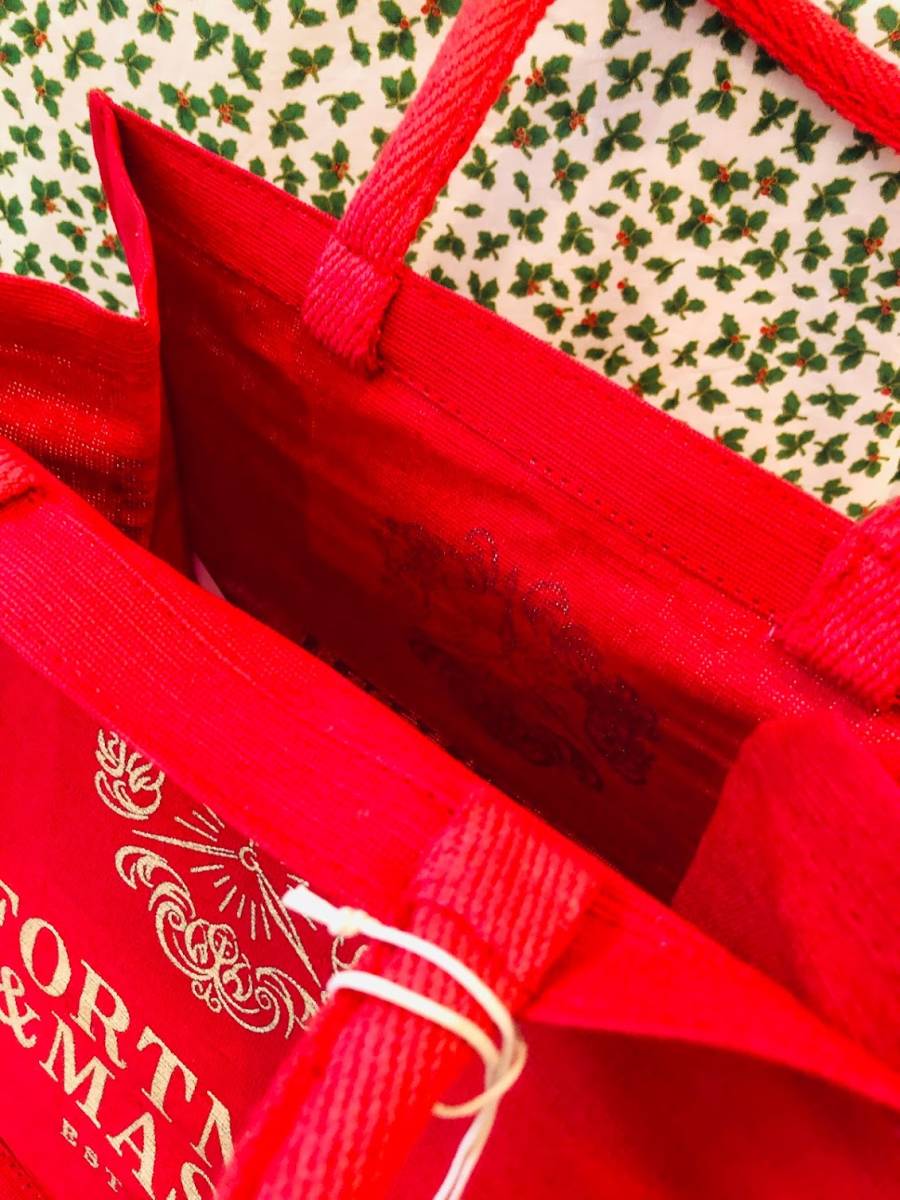 使い古したら本店で交換ok・スモール・プラスチックフリーに変更の「 Red & Gold Christmas Bag for Life 」フォートナム&メイソン_裏地はなくて透けます
