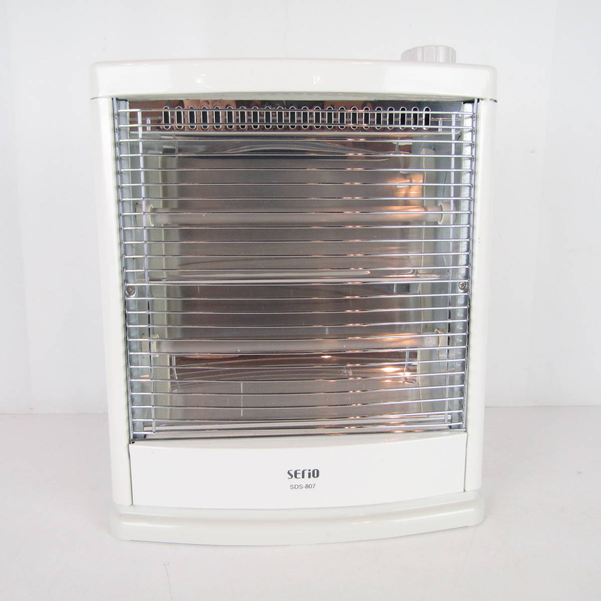 QB4041・【動作品】 山善 電気ストーブ SDS-807 2017年製 SErio 軽量 コンパクト ホワイト 暖房器具 家電 中古 福井 リサイクル