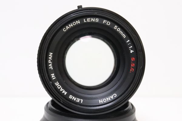 【良品】キャノン Canon LENS FD 50mm Ｆ1.4 S.S.C. レンズフード付き♪　防湿庫保管品　　Ｓ107_画像8