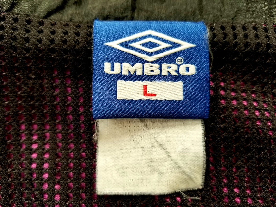 良好 レア ～90s ビンテージ UMBRO アンブロ 切り替え ロゴ刺繍 ナイロンジャケット 紫 黒 L 90年代 シャカシャカ生地 アウター_画像9