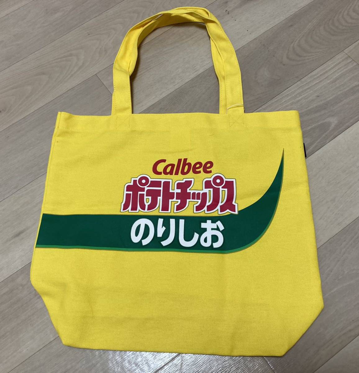 【企業グッズ】新品 カルビー ポテトチップス ポテチ のりしお 駄菓子 昭和 レトロ お菓子 トート バッグ カバン トートバッグ エコバッグa_画像1