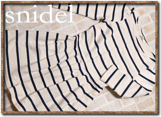 *SNIDEL Snidel border tunic One-piece eggshell white × navy blue *