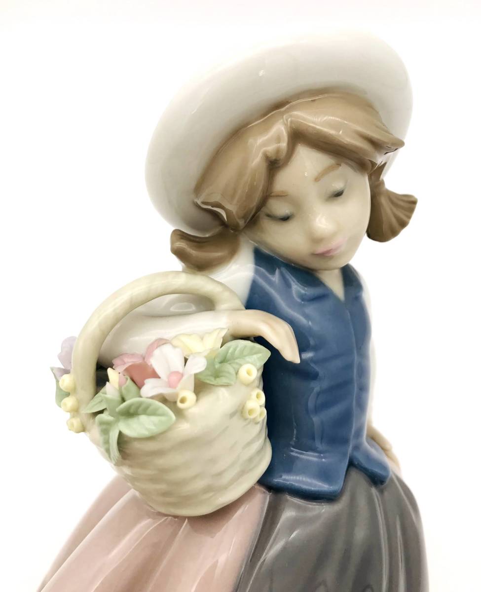 送料0円】 （R2-0353）リヤドロ（LLADRO）フィギュリン「甘い花の香り」 少女 置物 陶器人形 オブジェ - リヤドロ -  www.petromindo.com