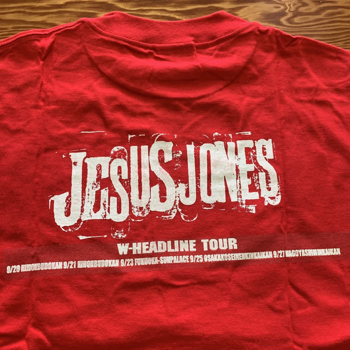 送料無料！新品未使用品！貴重！！布袋寅泰　JESUS JONES W-HEADLINE TOUR Tシャツ　メンズLサイズ　赤　JESUS JONESバージョン