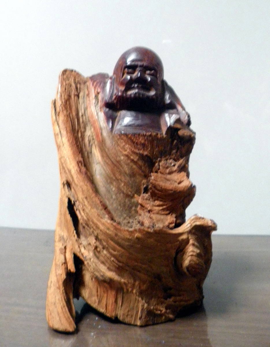 素晴らしい一刀彫！ 木の特性を存分に活かした『達磨大師』の硬木彫り　★仏教美術 美術品 古風★ 置物 インテリア 時代物 縁起物