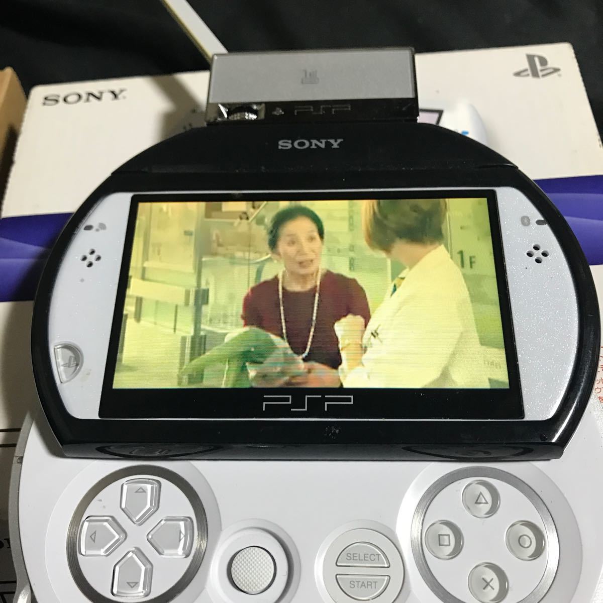 playstation Portable pspGo 16GB プレイステーションポータブル ゴウ　ワンセグセット