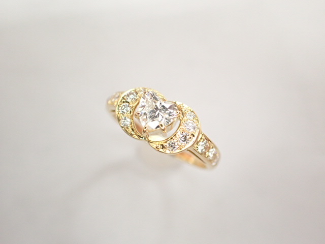全てのアイテム ハートダイヤ0.355ct(E-SI2) K18 モニッケンダム 美品
