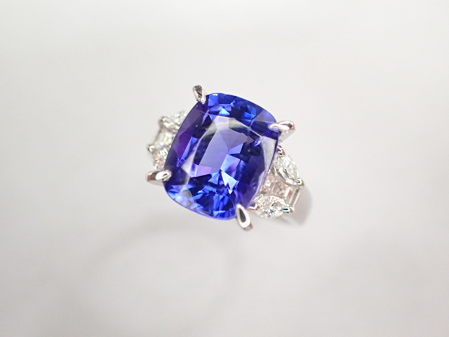 美品 Pt900 タンザナイト3.80ct ダイヤ計0.44ct デザイン リング 指輪_画像1