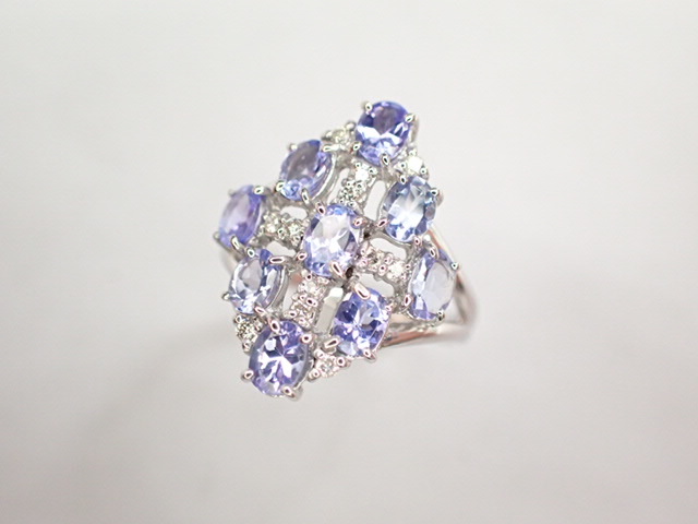 美品 K18WG タンザナイト計1.50ct ダイヤ計0.12ct デザイン リング