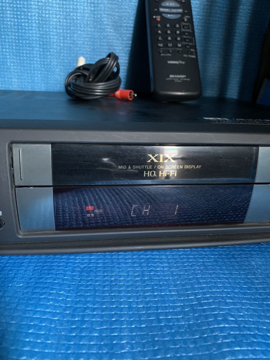 SHARP シャープ VHSビデオデッキ ビデオカセットレコーダー VC-HF40　AVコード付き.リモコン付き 通電確認済み 動作未確認 中古 ジャンク_画像2