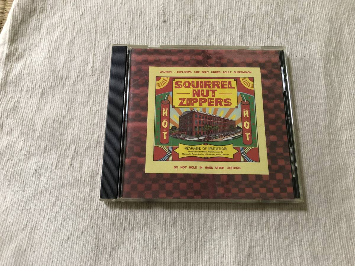 CD　　SQUIRREL NUT ZIPPERS　　スクウィーレル・ナット・ジッパーズ　　『HOT』　　354 980 137-2_画像1