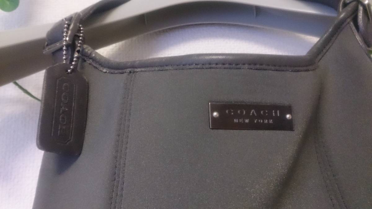 シンプル！COACH コーチ ハンドバッグ　ミニショルダーバッグ グレー色_画像2