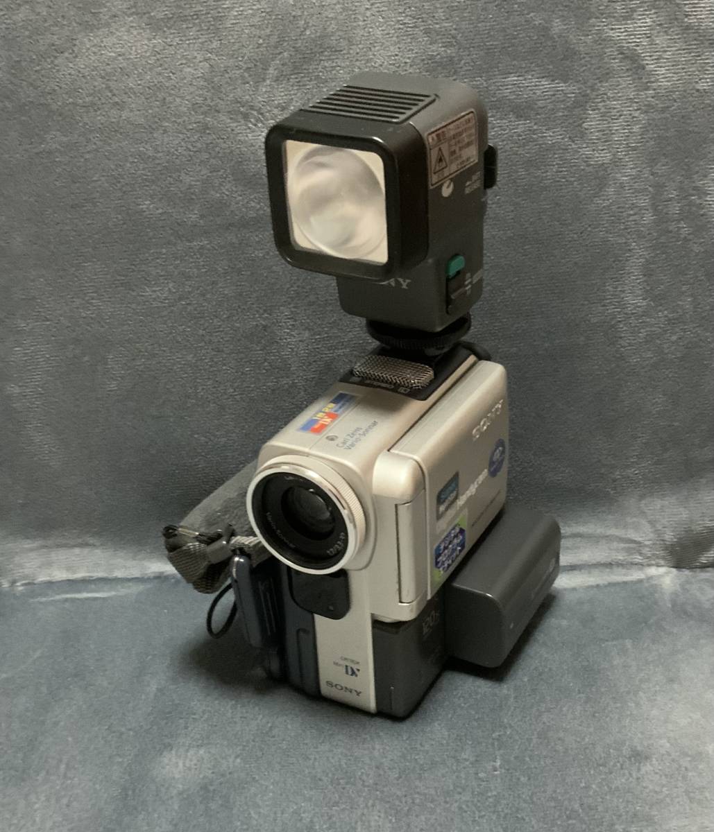 【 美品 】ソニー SONY ビデオライト HVL-10DC DCR-PC5に装着可能 専用収納袋付き _画像2