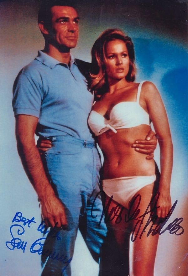 007 ショーン・コネリー (Sean Connery) & ボンドガール アーシュラ・アンドレス (Ursula Andress) キャスト 直筆サイン入りカラー写真_007第一作「Dr. No」キャスト直筆サイン