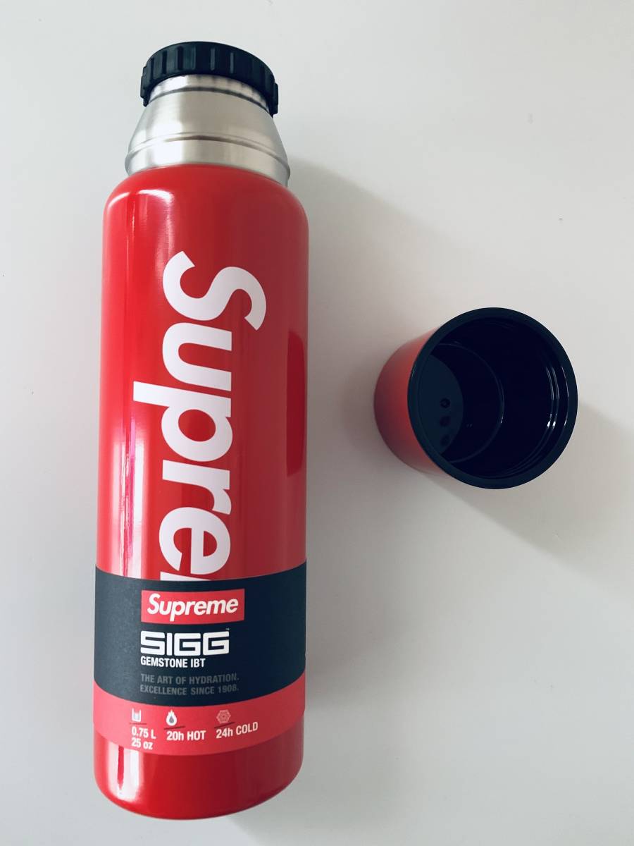 SUPREME SIGG VACUUM INSULATED 0.75L BOTTLE