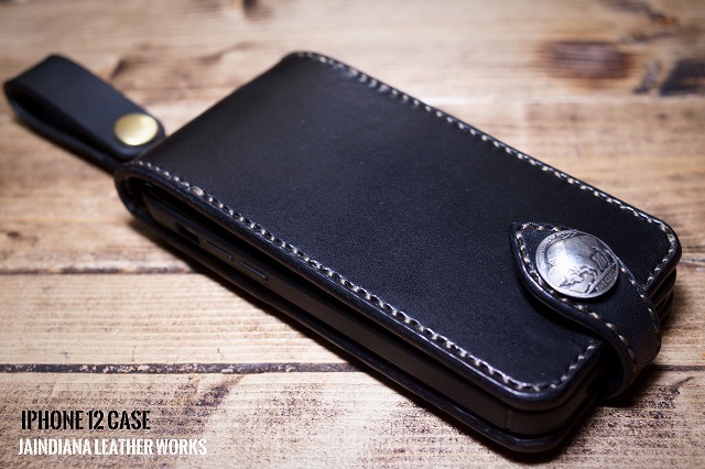 ハンドメイド/サドルレザー iPhone 12ケース ブラックC ベルト ハンドメイド/サドルレザー iPhone 12ケース ブラックC ベルト