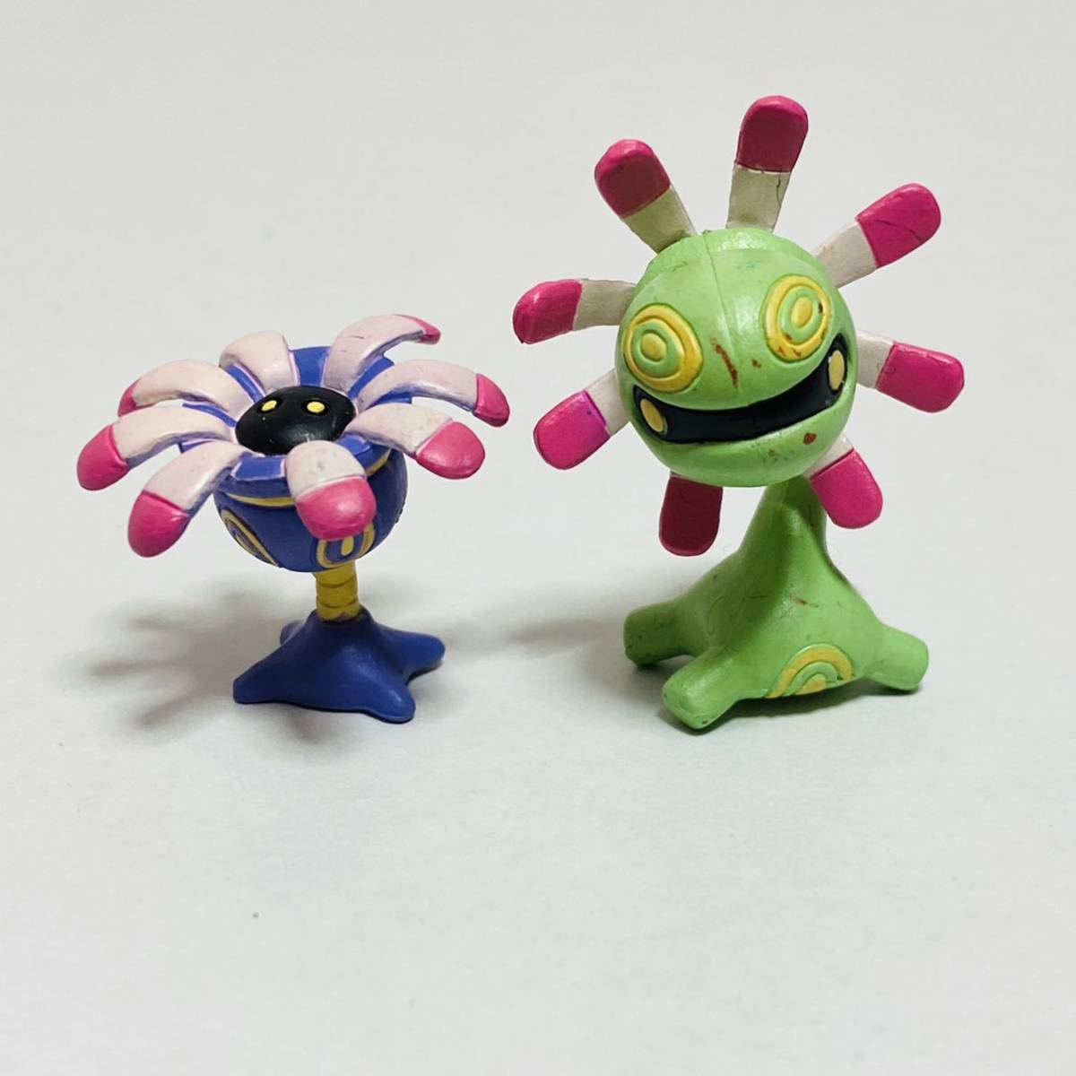 ヤフオク 立体ポケモン図鑑 リリーラ ユレイドル セット