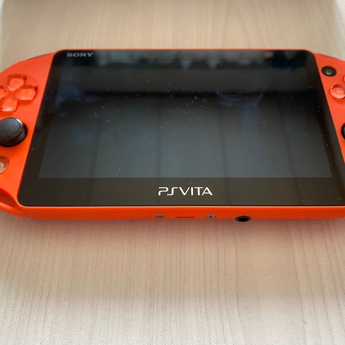 PS Vita PCH-2000 neon orange