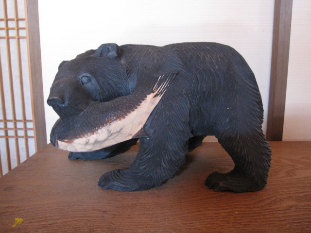 《北海道　工芸品　木彫りの熊》中古美品_画像1
