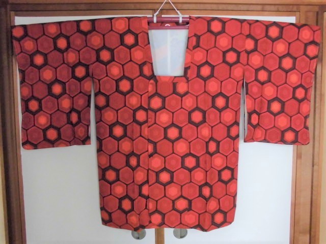  silk | brick color . scorching tea. turtle . pattern. road line coat | unused | largish size 