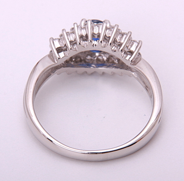 質屋》Pt900☆天然サファイア0.47ct+ダイアデザインリング☆C-5059 質屋》Pt900☆天然サファイア0.47ct+ダイアデザインリング☆C-5059