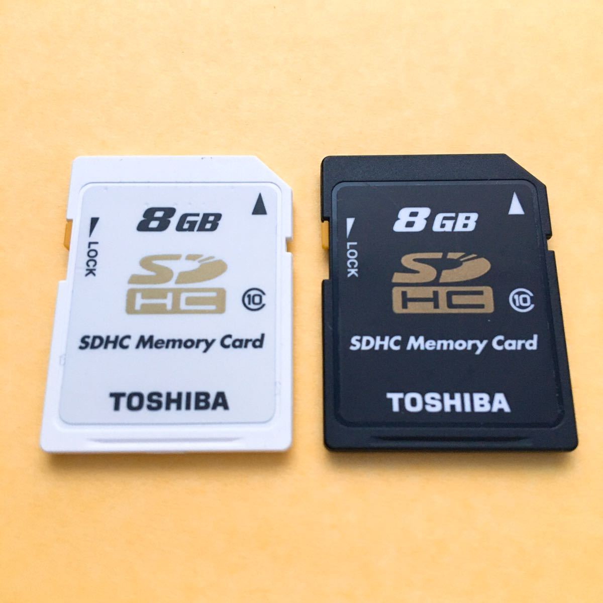 ★ TOSHIBA ★ 東芝 白 黒 セット ★ 8GB ★ デジカメSDカード ★ メモリーカード 8G