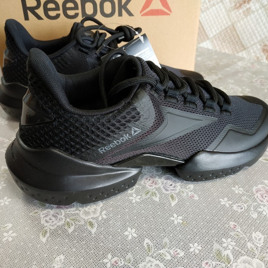 ☆ Reebok 26cm 黒色 軽量 ランニング シューズ スプリットフュール