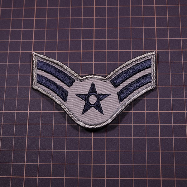 ヤフオク Ph127 米空軍 Airman First Class 上等兵 階級章 ヤフオク Ph127 米空軍 Airman First Class 上等兵 階級章