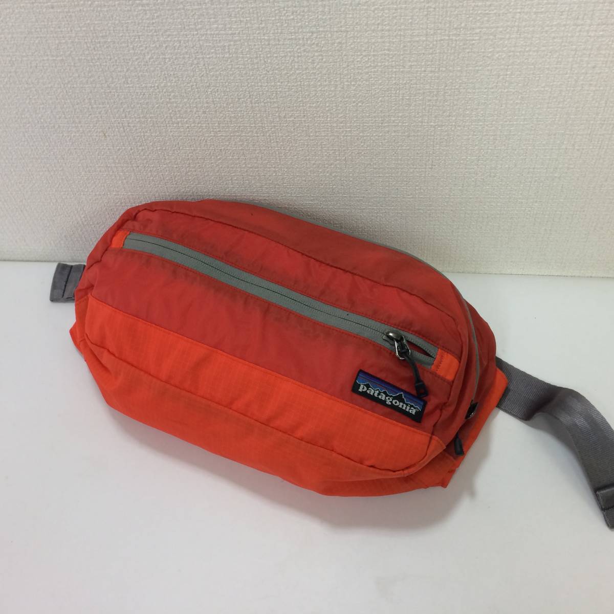  patagonia パタゴニア 48450FA12 LW Travel Hip Pack ライトウェイト トラベル ヒップパック ショルダーバッグ オレンジ_画像1