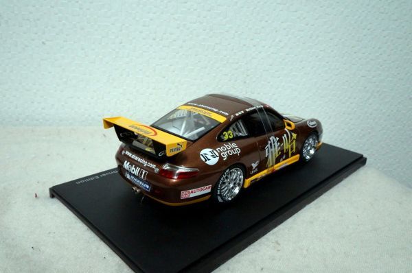 オートアート ポルシェ 911 GT3 Cup Car 1/18 ミニカー_画像2
