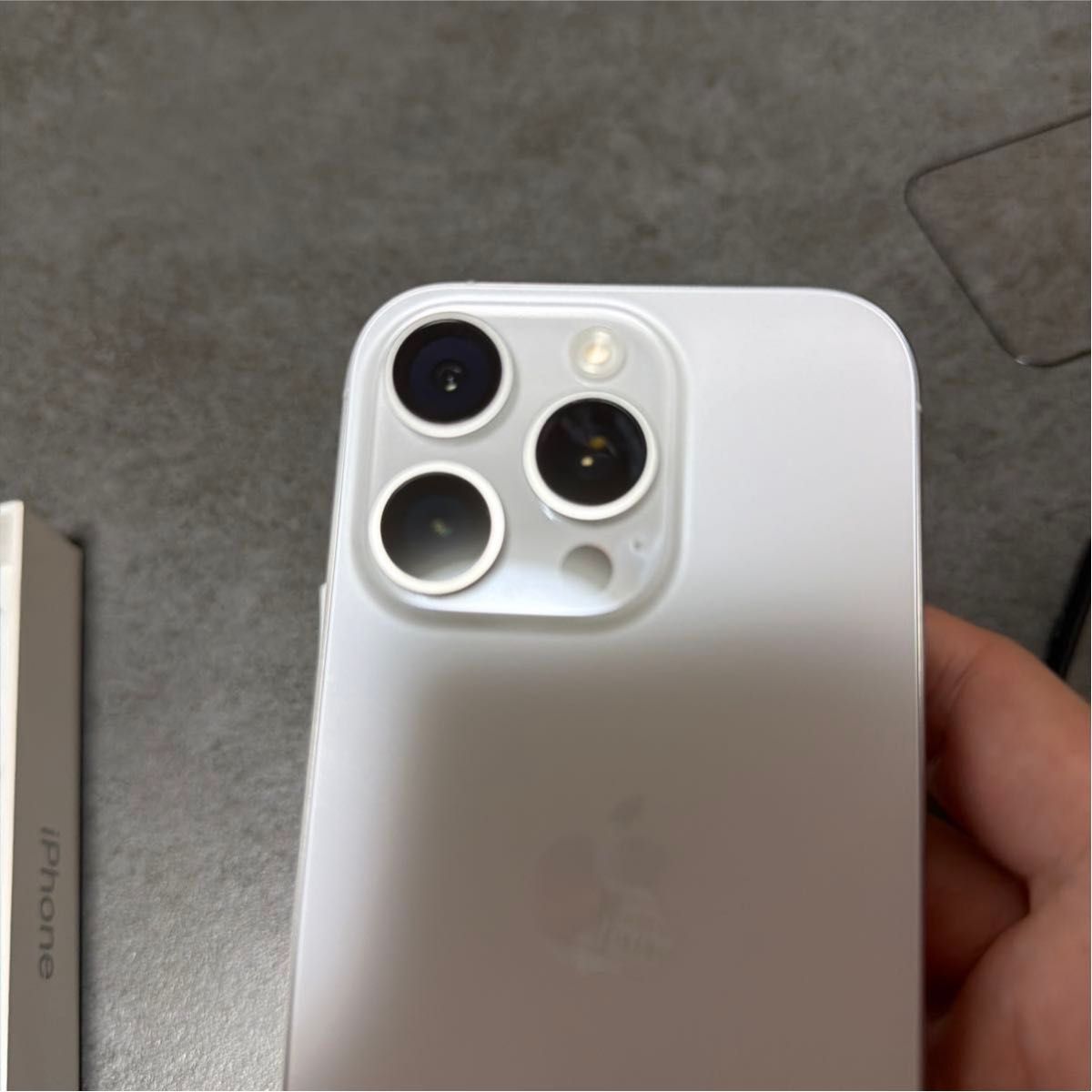 ［中古美品］iPhone 16 Pro 256GB ホワイトチタニウム Apple iPhone 16 Pro 256GB SIMフリー [ホワイトチタニウム] 価格比較