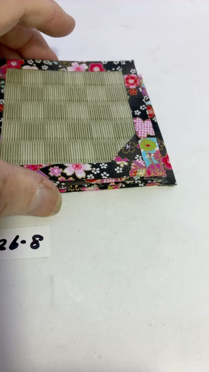 市松グリーン畳に渋い花柄生地のコースター4枚 26-8