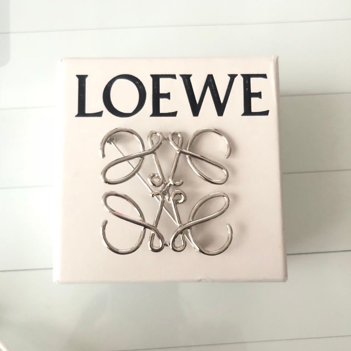 送料無料 新品 正規店購入 未使用 LOEWE アナグラム ブローチ パラジウム シルバー ロエベ